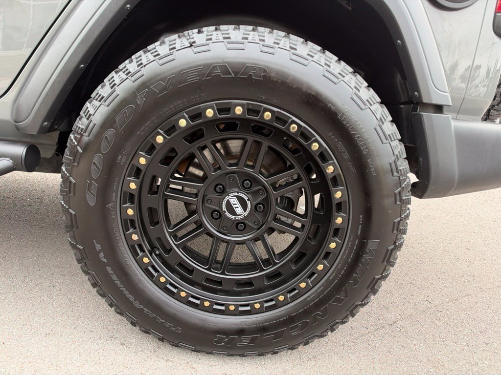 Used 2020 Jeep Wrangler Unlimited Sport S AWD/4WD image 25