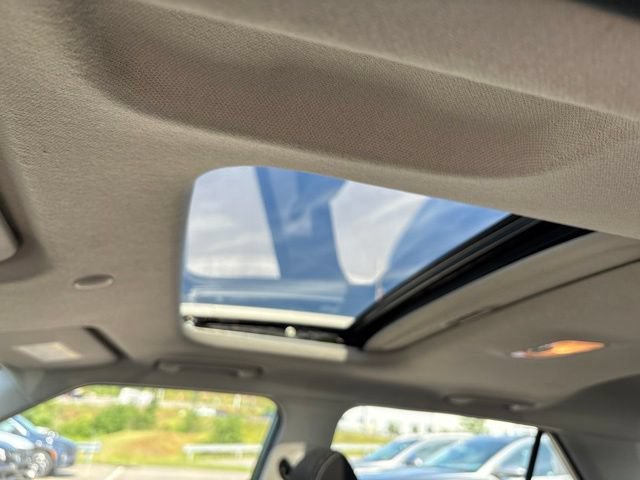 Used 2023 Hyundai Venue SEL FWD image 12