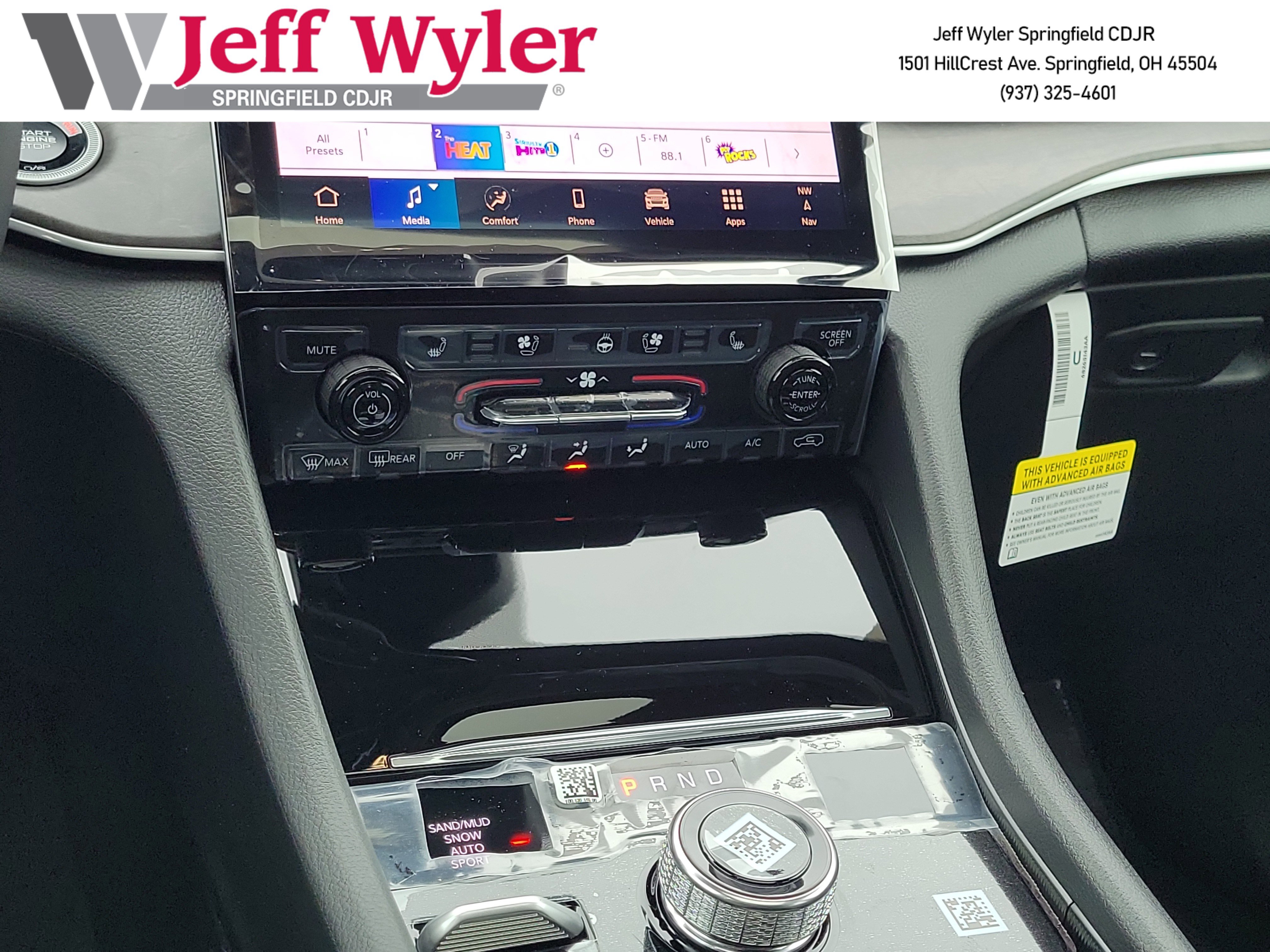 New 2025 Jeep Grand Cherokee Limited w/ Luxury Tech Group II image 12