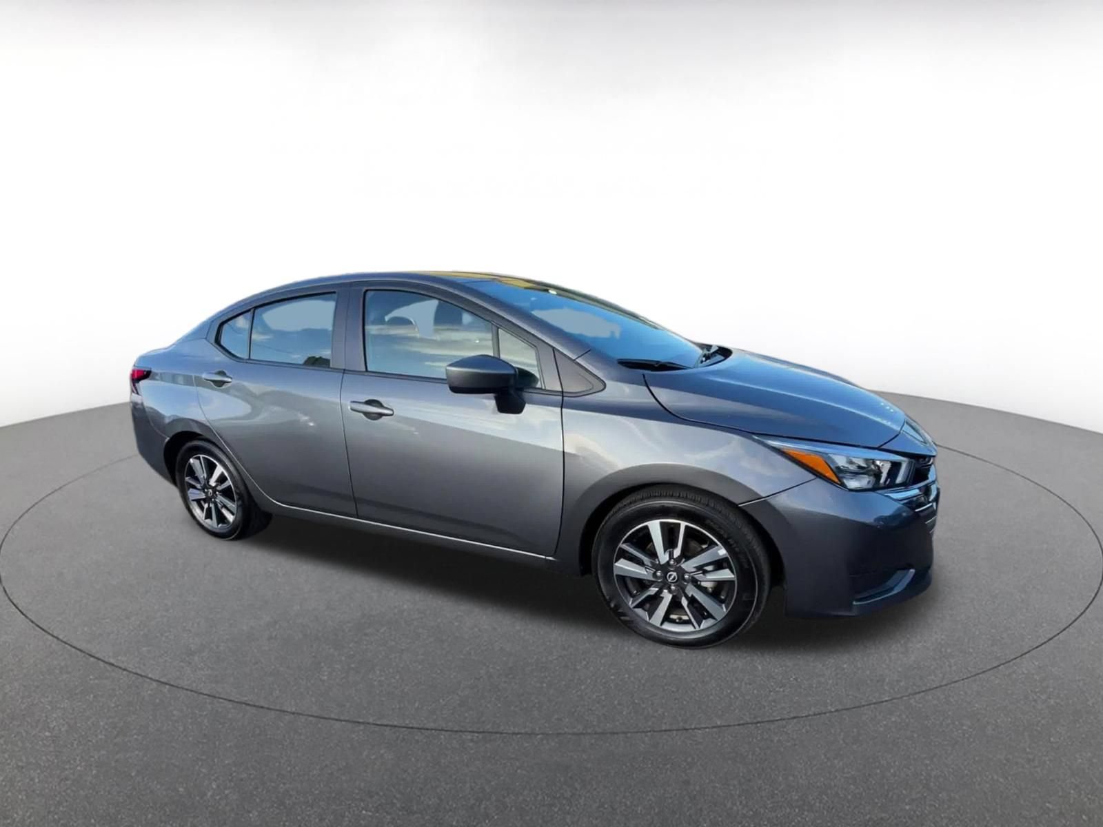 Used 2025 Nissan Versa SV FWD image 2