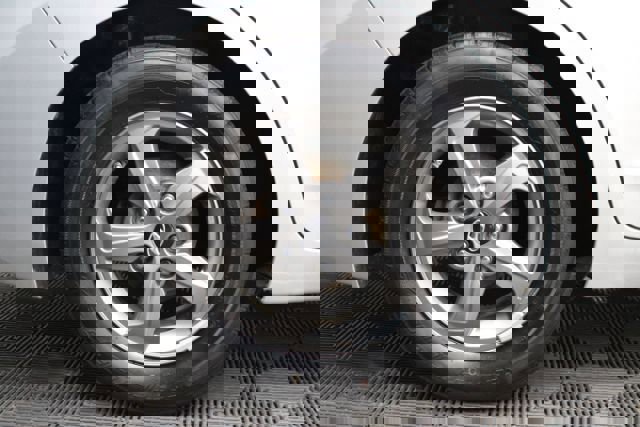 Used 2017 Hyundai Elantra ECO image 5