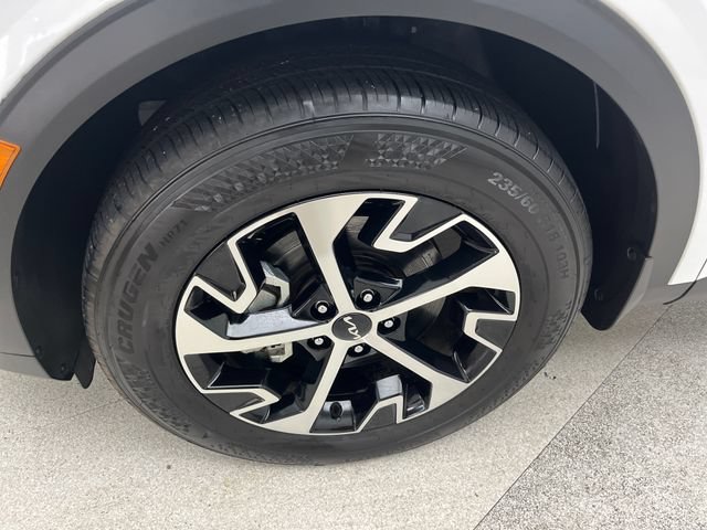 Used 2024 Kia Sportage EX AWD/4WD image 9