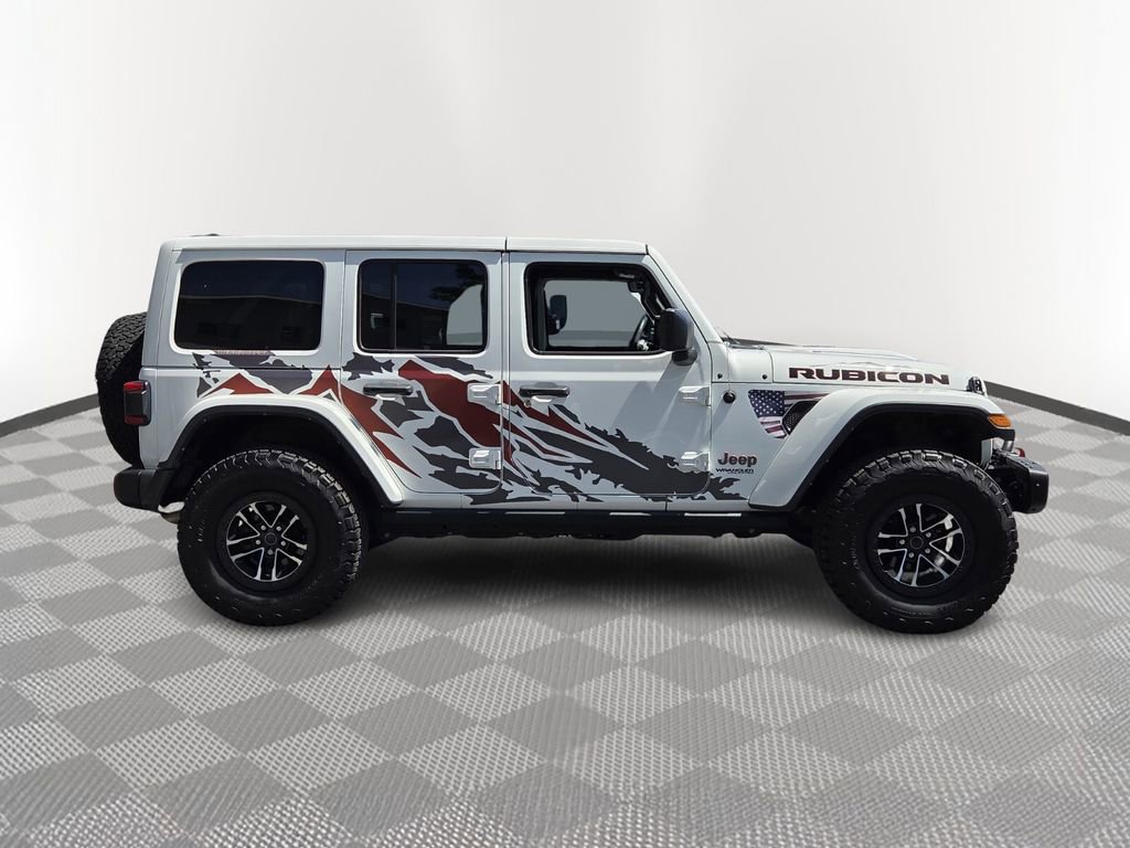 Used 2022 Jeep Wrangler Unlimited Rubicon w/ LED Lighting Group AWD/4WD image 7