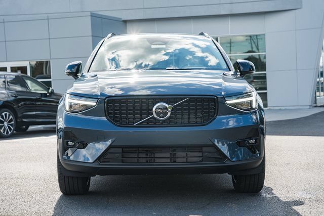 Used 2026 Volvo XC40 B5 Ultra w/ Protection Package Premier AWD/4WD image 2