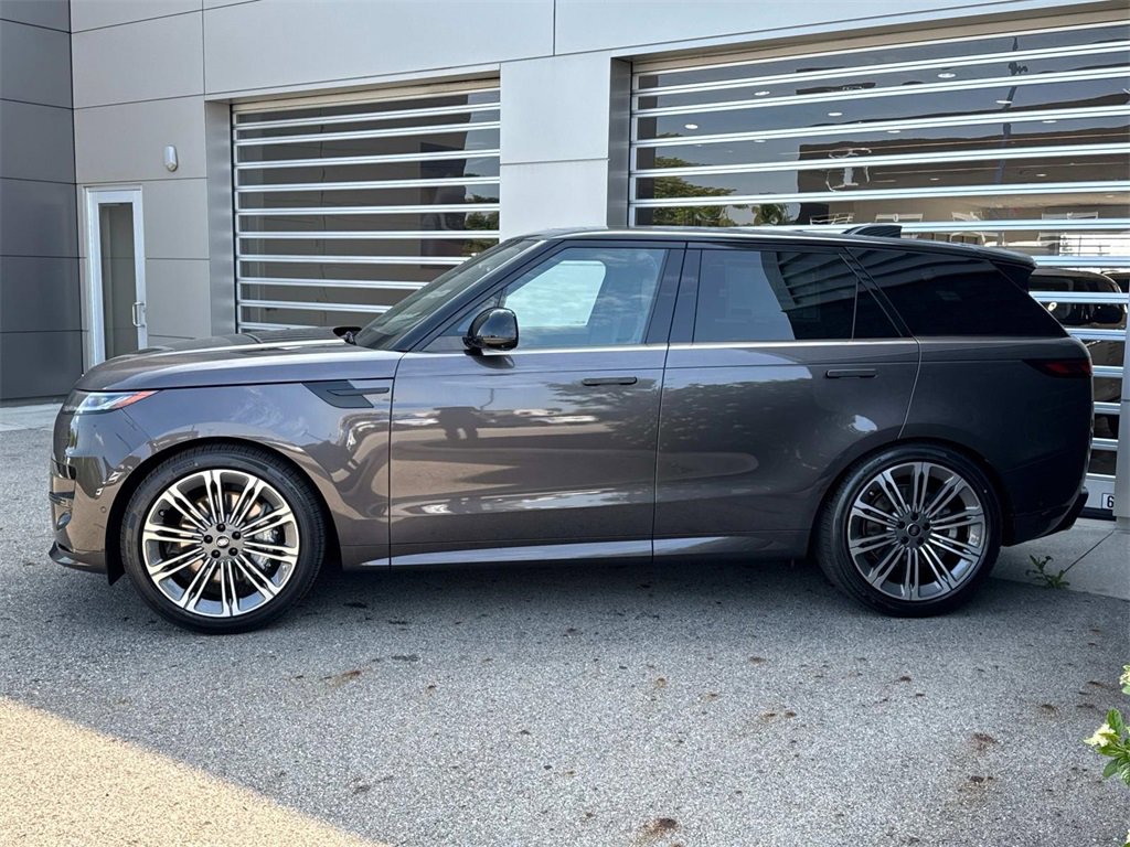 New 2025 Land Rover Range Rover Sport Dynamic SE image 4
