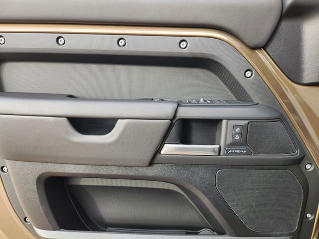 Used 2026 Land Rover Defender 110 S image 16