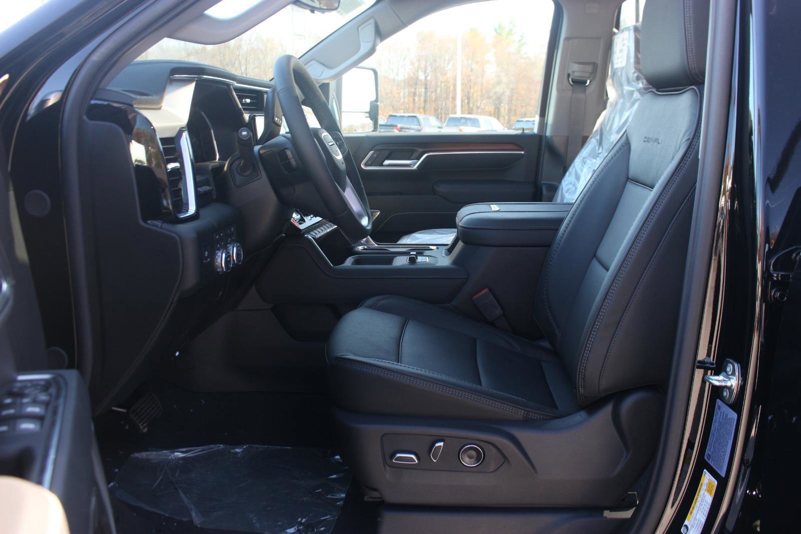 New 2026 GMC Sierra 2500 Denali w/ Denali Reserve Package image 13