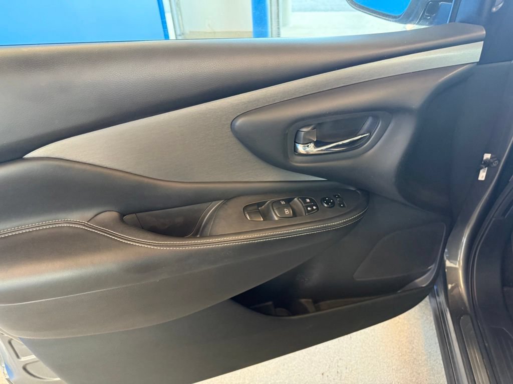 Used 2020 Nissan Murano S w/ Technology Package AWD/4WD image 13