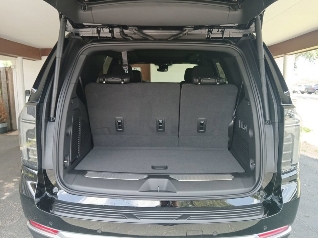 New 2026 Chevrolet Tahoe High Country w/ Sun And Tow Package AWD/4WD image 19