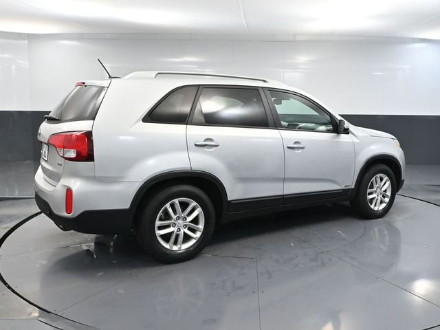 Used 2015 Kia Sorento LX image 4
