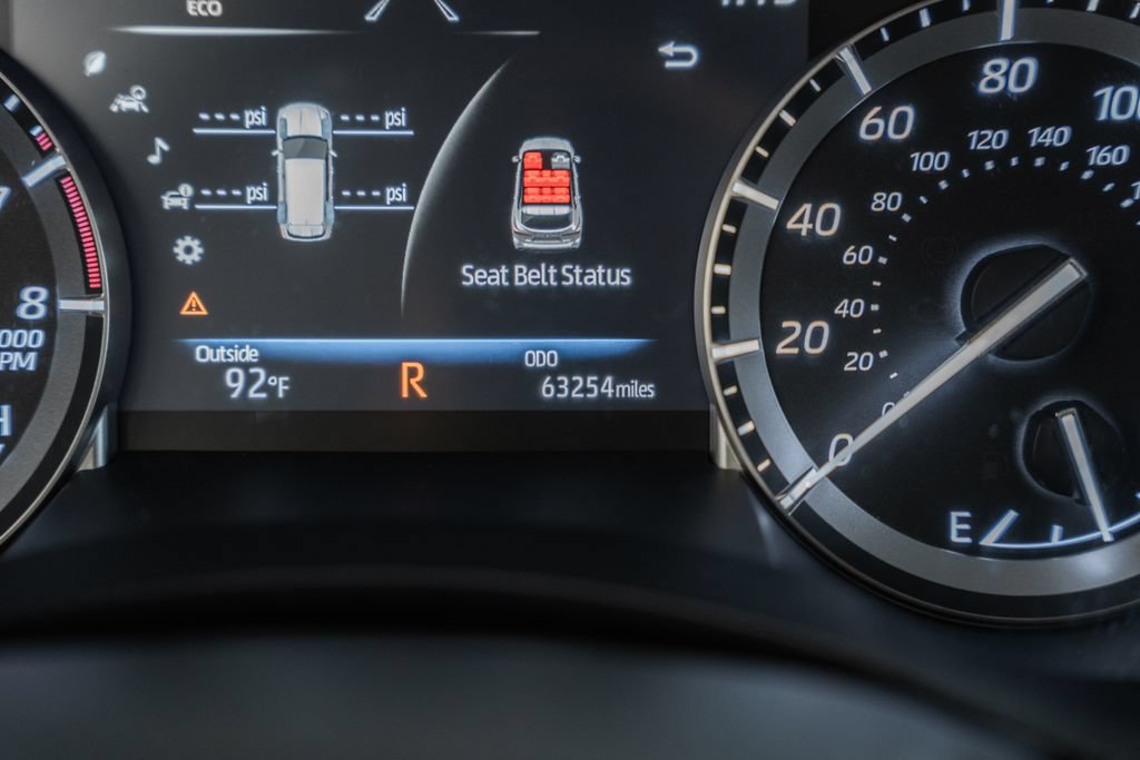 Used 2022 Toyota Highlander XLE AWD/4WD image 40