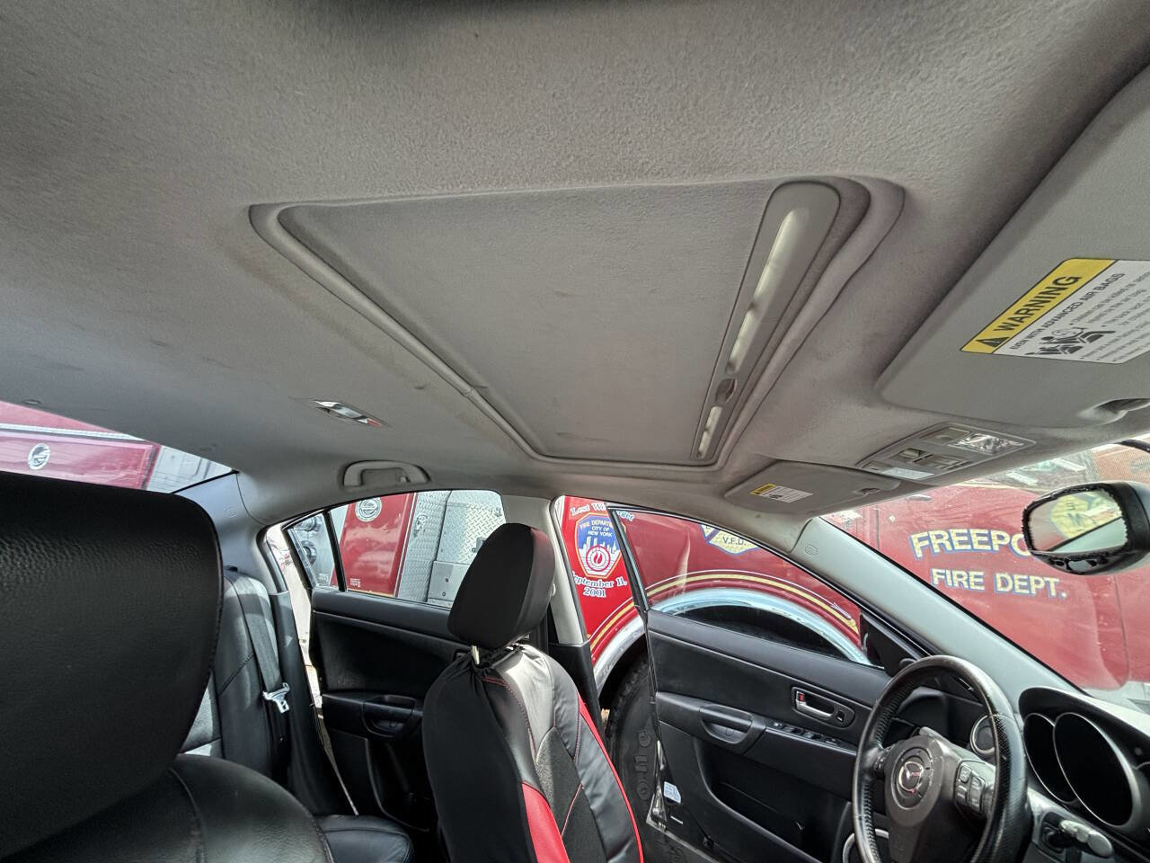 Used 2005 MAZDA MAZDA3 s w/ Moonroof & 6-CD Pkg image 14