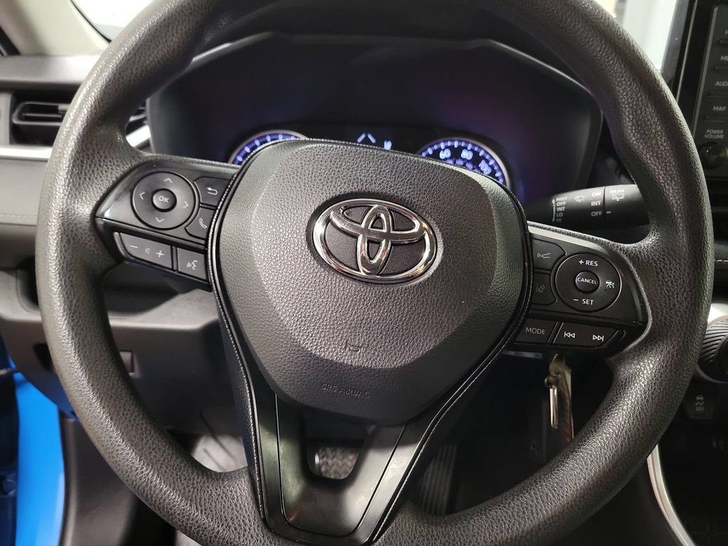 Used 2019 Toyota RAV4 LE FWD image 18