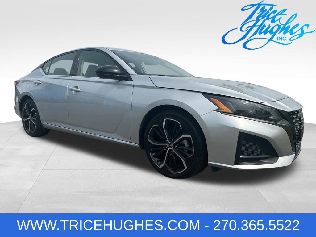 Used 2024 Nissan Altima 2.5 SR FWD image 1