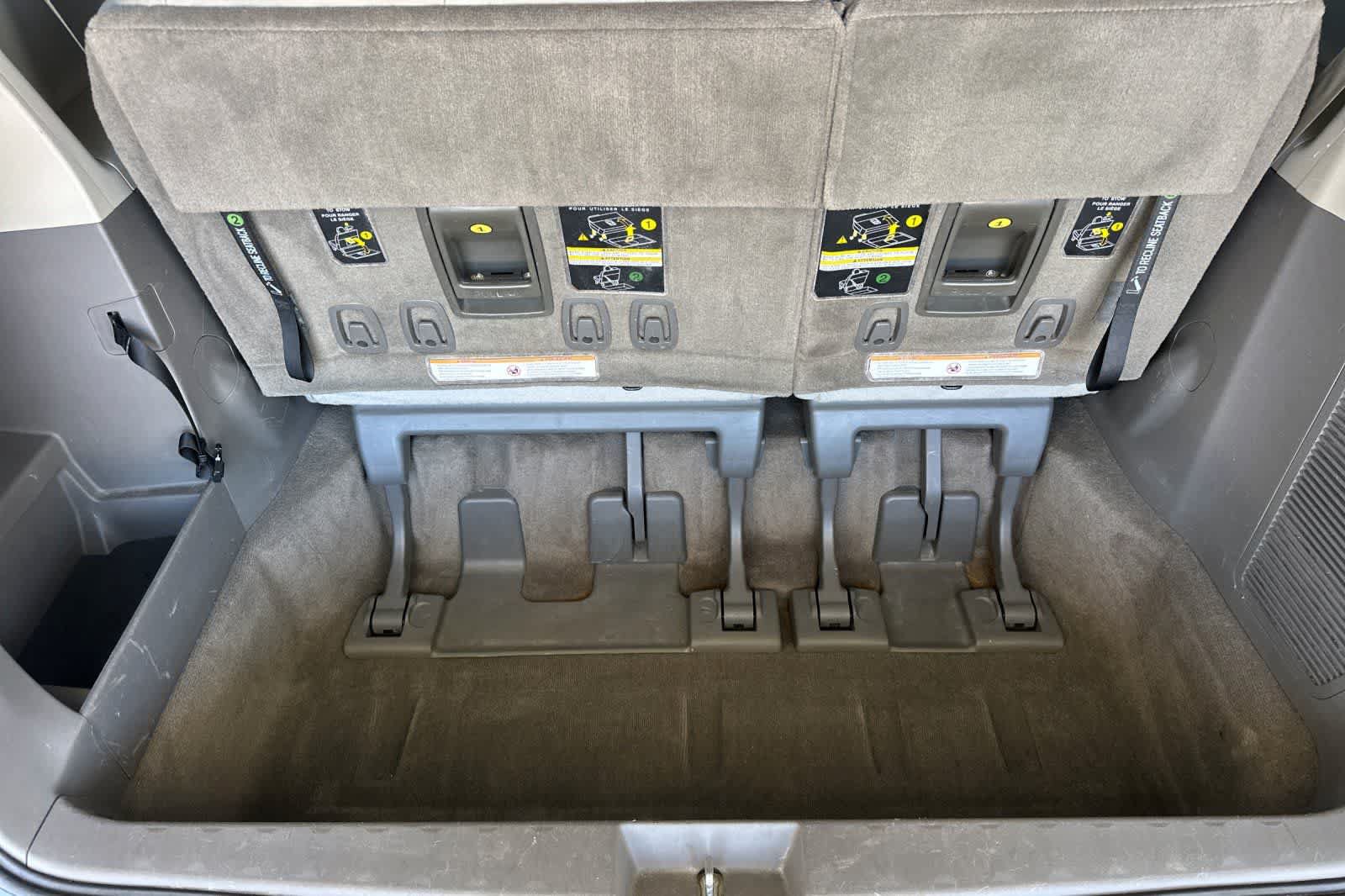 Used 2015 Toyota Sienna XLE FWD image 16