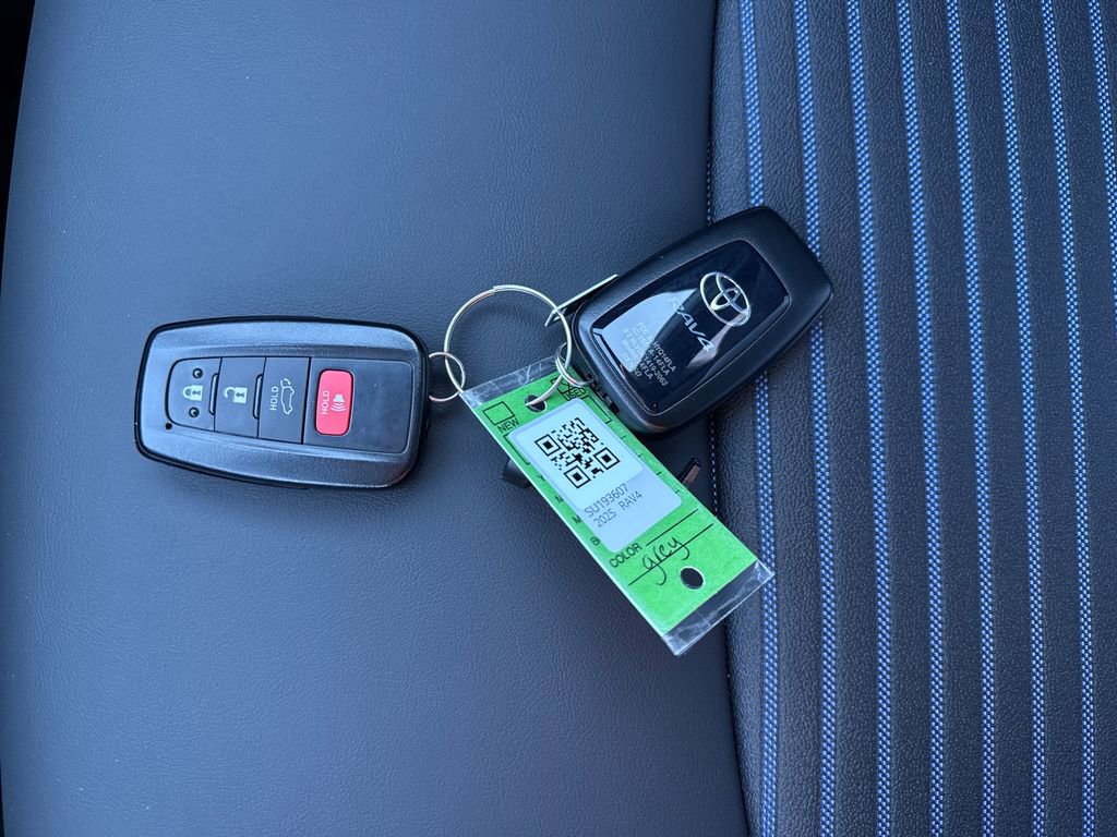 Used 2025 Toyota RAV4 XSE w/ Advanced Technology Package image 31