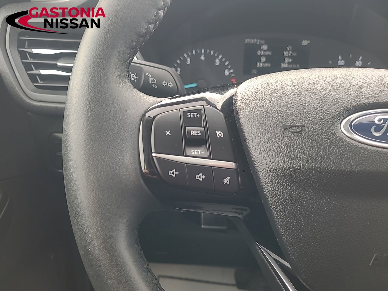 Used 2022 Ford Escape SEL image 37