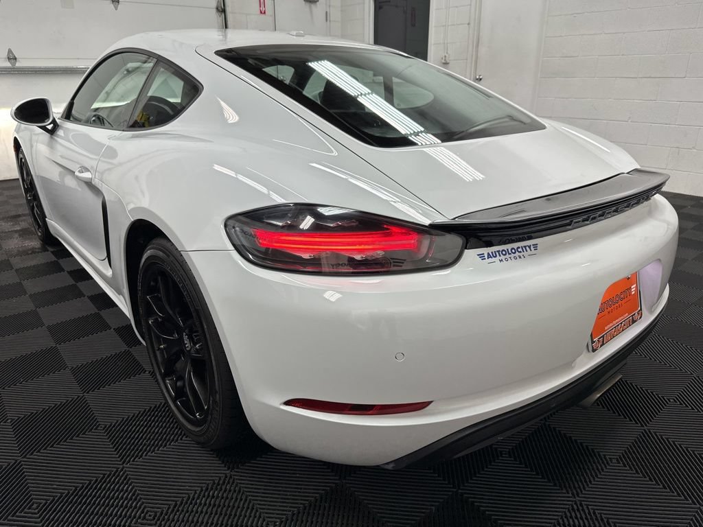 Used 2019 Porsche 718 Cayman RWD image 8