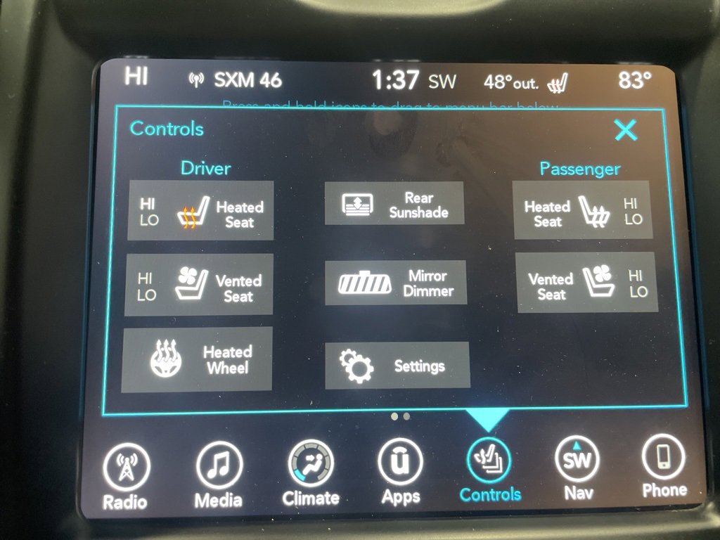 Used 2017 Chrysler 300 C image 30