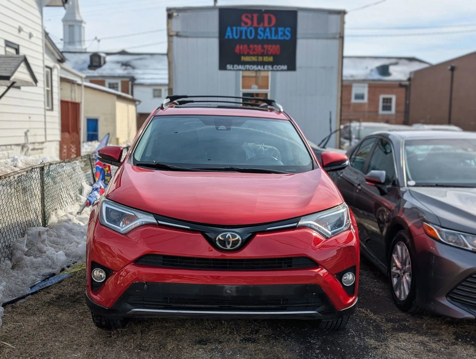 Used 2017 Toyota RAV4 XLE image 1