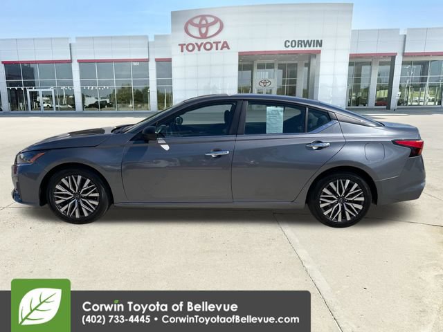 Used 2025 Nissan Altima 2.5 SV FWD image 2