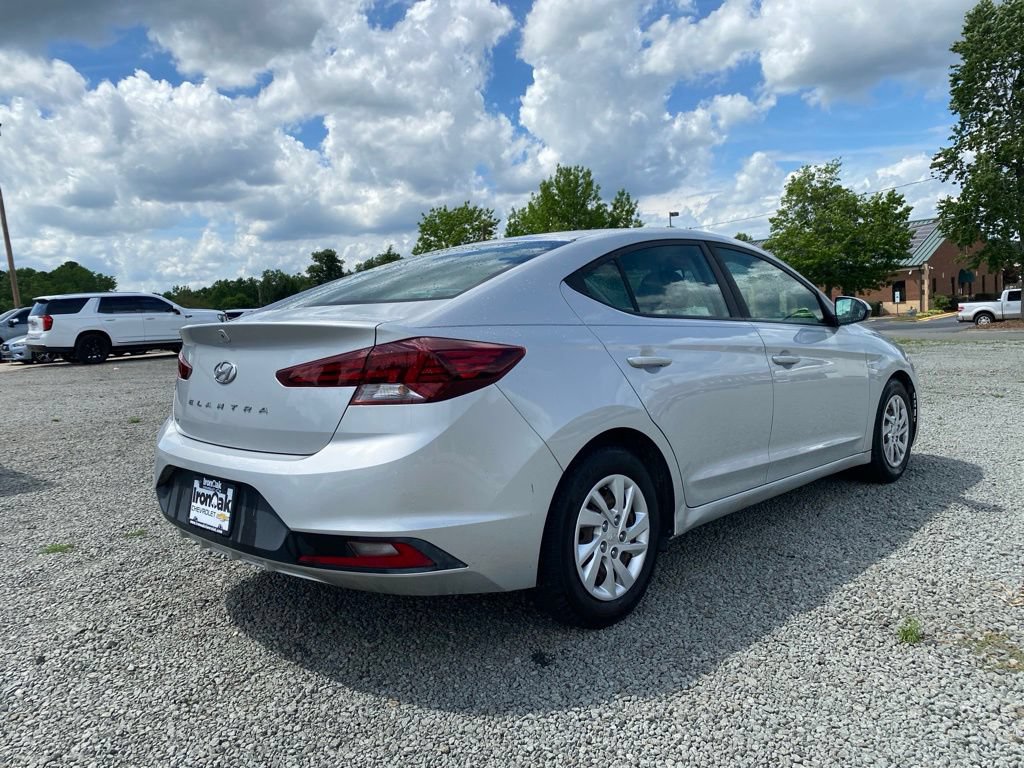 Used 2019 Hyundai Elantra SE FWD image 3