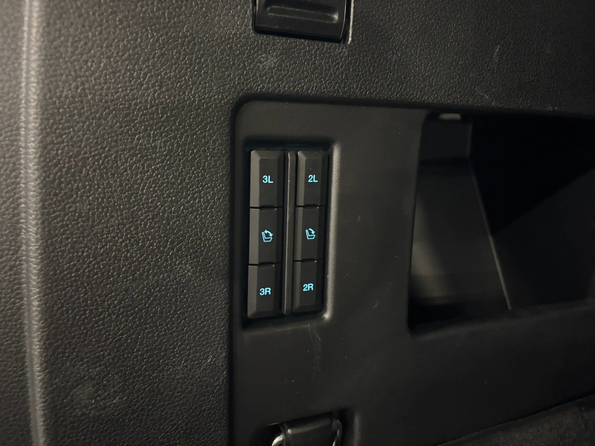 Used 2018 Ford Expedition Max Limited w/ Equipment Group 302A AWD/4WD image 28