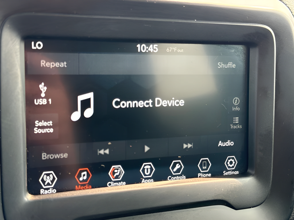 Used 2018 Jeep Renegade Altitude AWD/4WD image 24