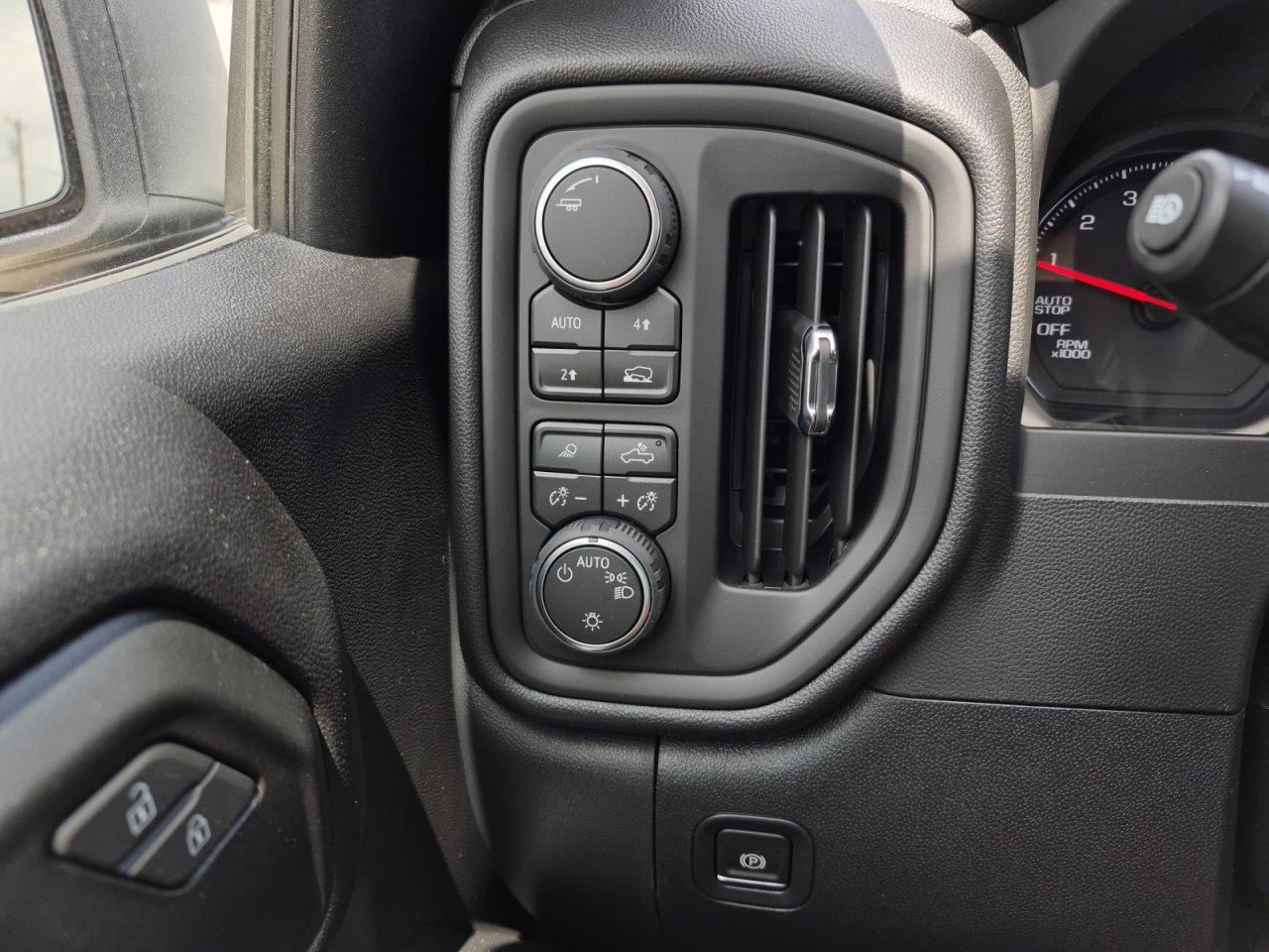 New 2026 Chevrolet Silverado 1500 W/T w/ WT Value Package AWD/4WD image 16