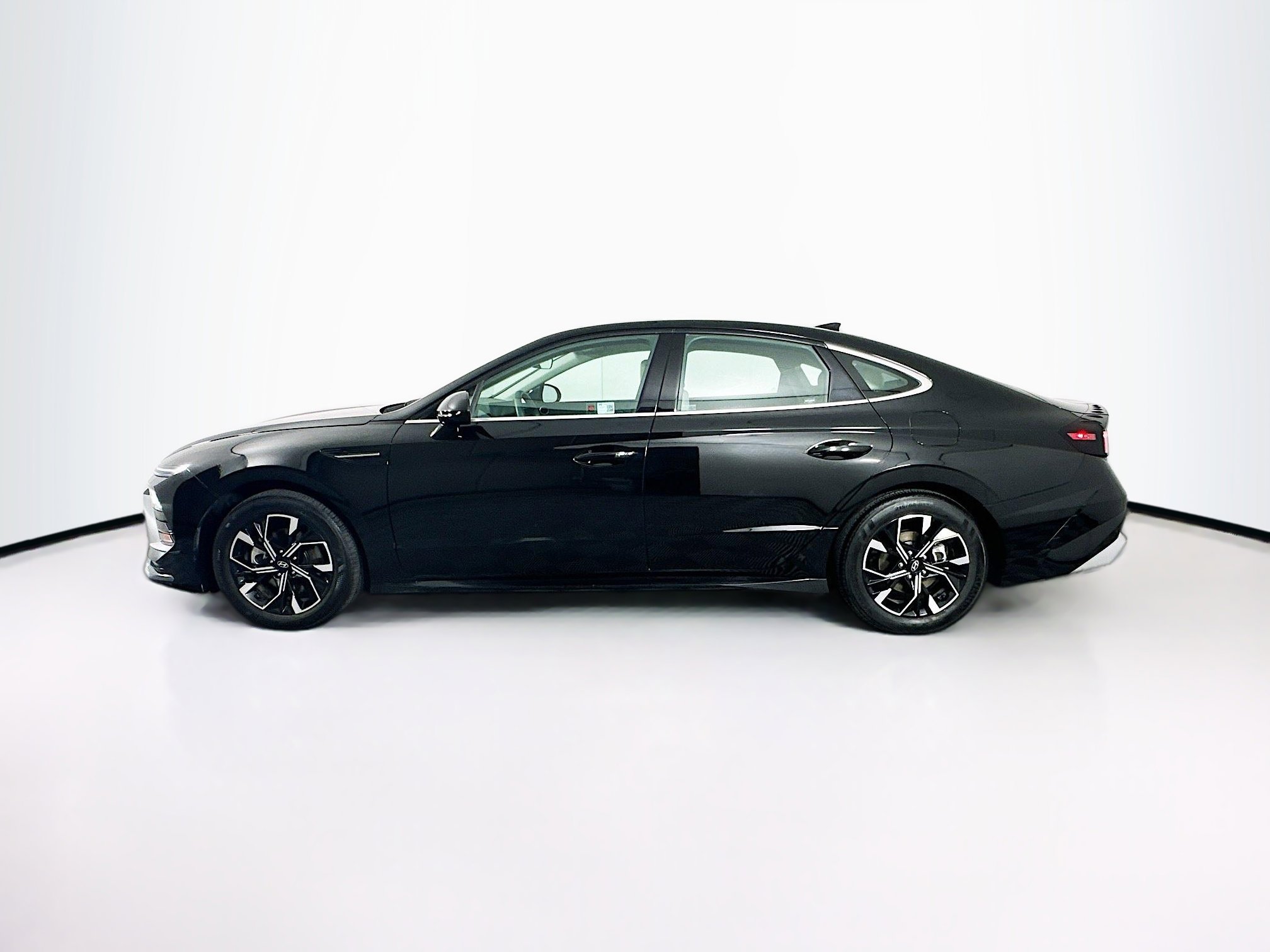 Used 2025 Hyundai Sonata SEL image 4