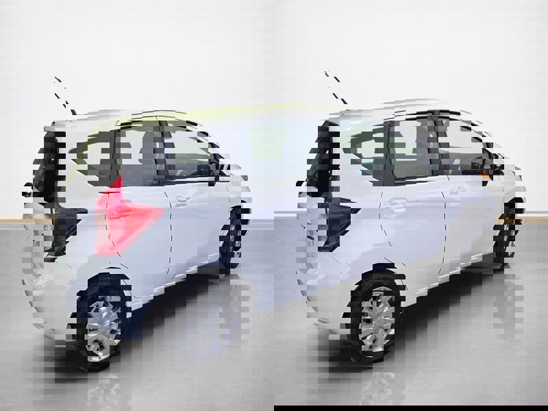 Used 2016 Nissan Versa Note SV image 4