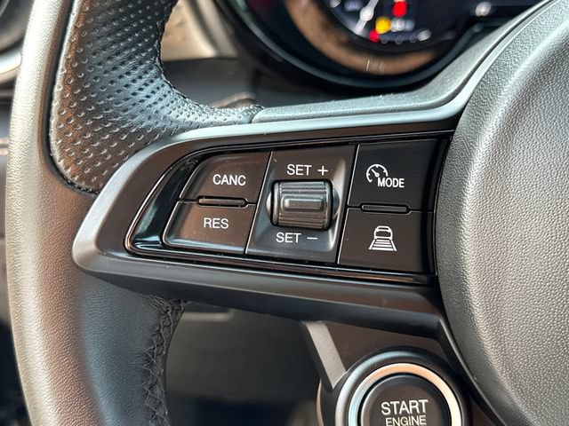 Used 2025 Alfa Romeo Tonale AWD/4WD image 28