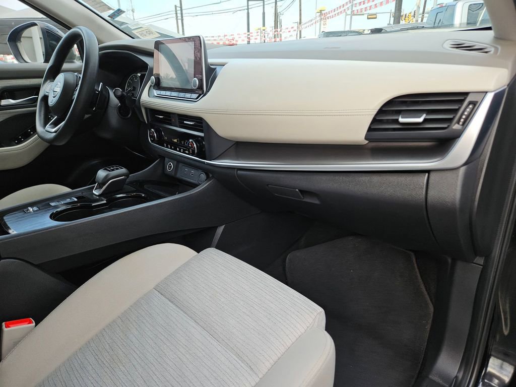 Used 2023 Nissan Rogue SV image 31