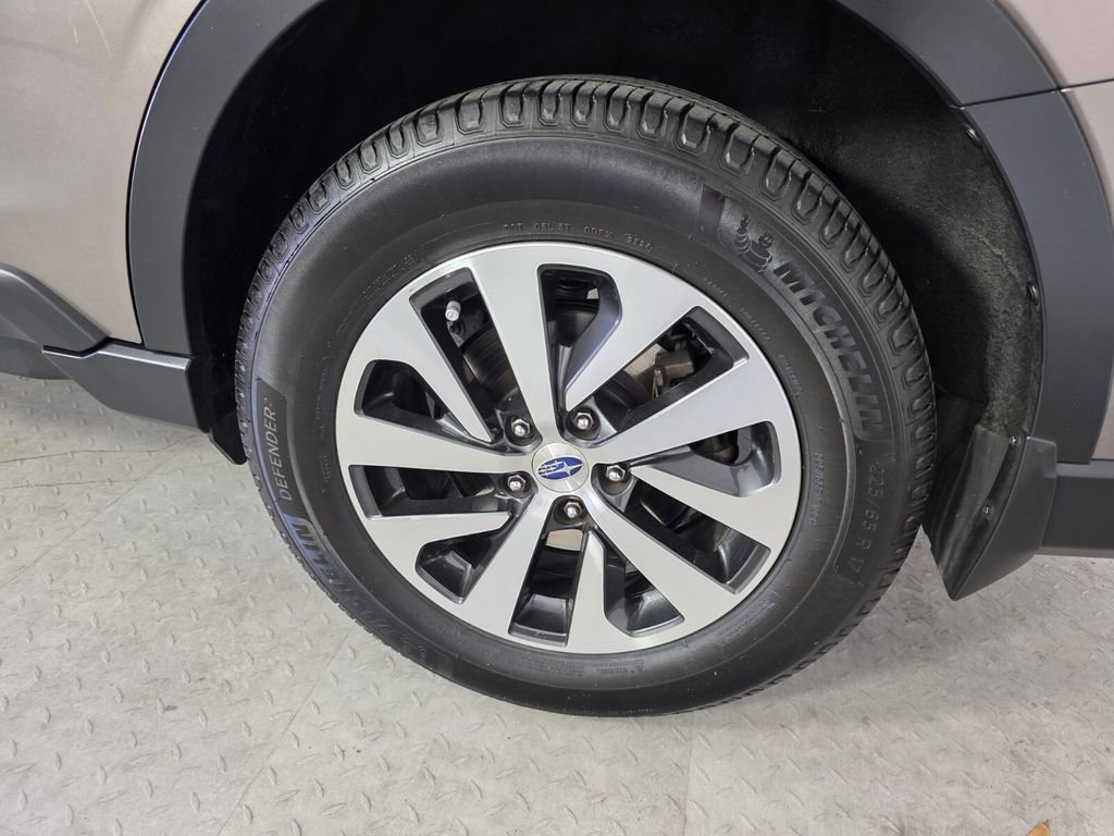 Used 2021 Subaru Outback Premium image 16