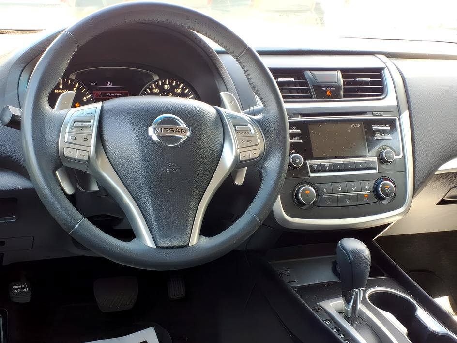Used 2017 Nissan Altima 2.5 SR w/ Midnight Edition Package FWD image 10