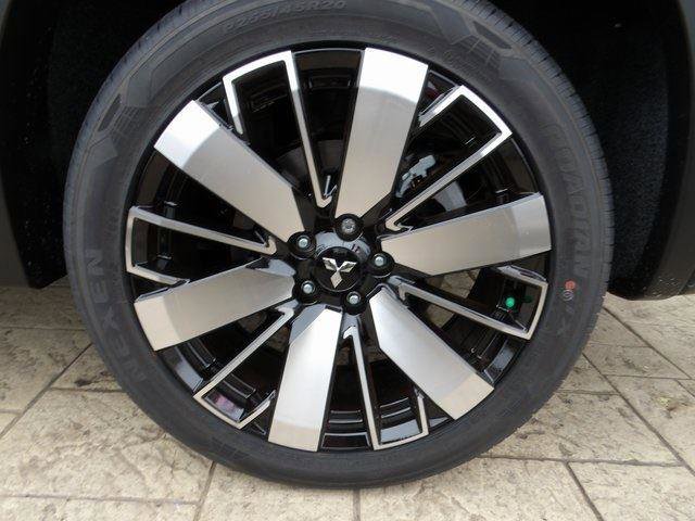 New 2026 Mitsubishi Outlander SE image 12