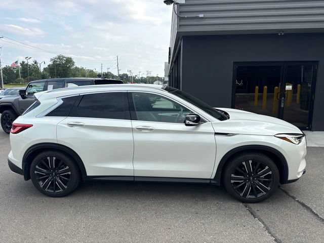 Used 2021 INFINITI QX50 Luxe w/ Appearance Package AWD/4WD image 2