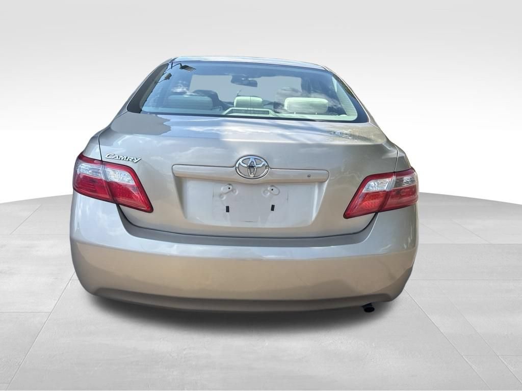 Used 2009 Toyota Camry LE FWD image 5