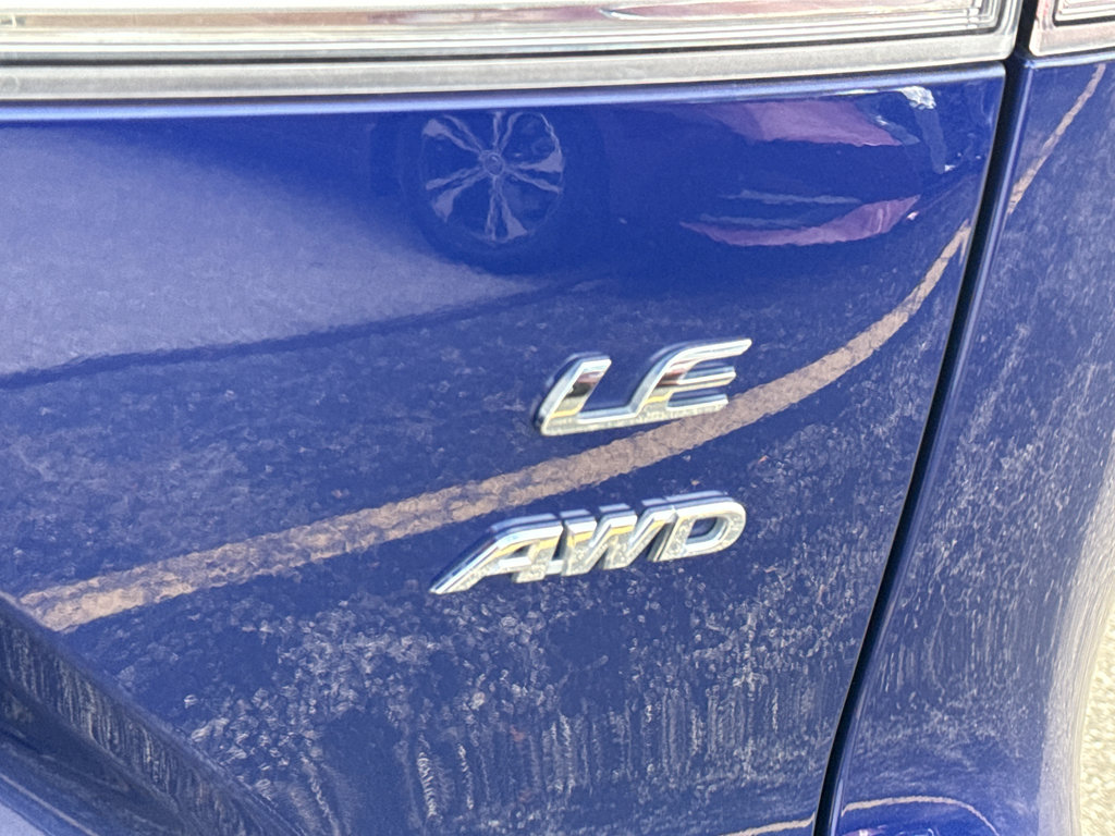 Used 2022 Toyota Corolla Cross LE image 9