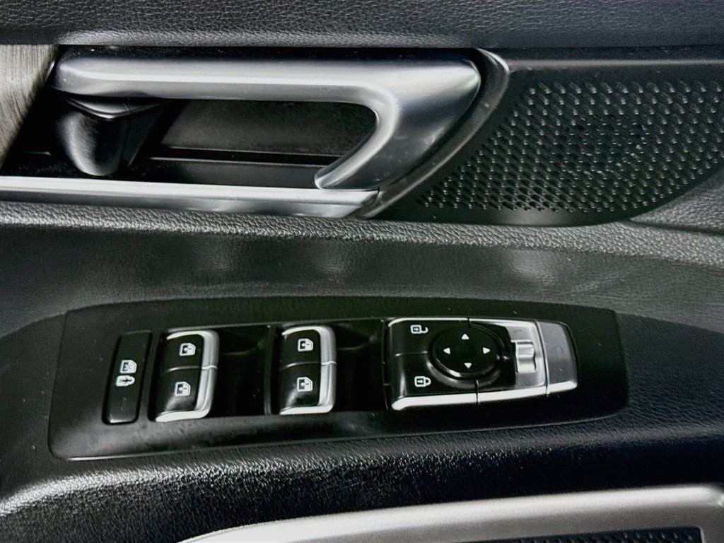 Used 2024 Kia Telluride EX w/ EX Captain's Chair Package FWD image 23