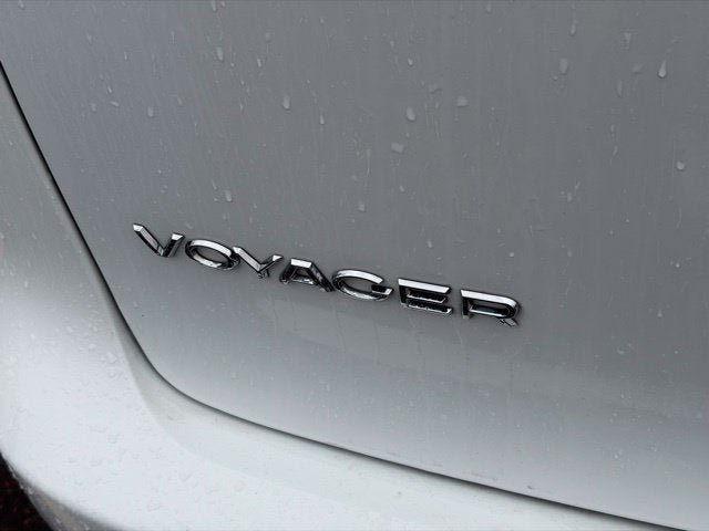 Certified 2023 Chrysler Voyager LX FWD image 6