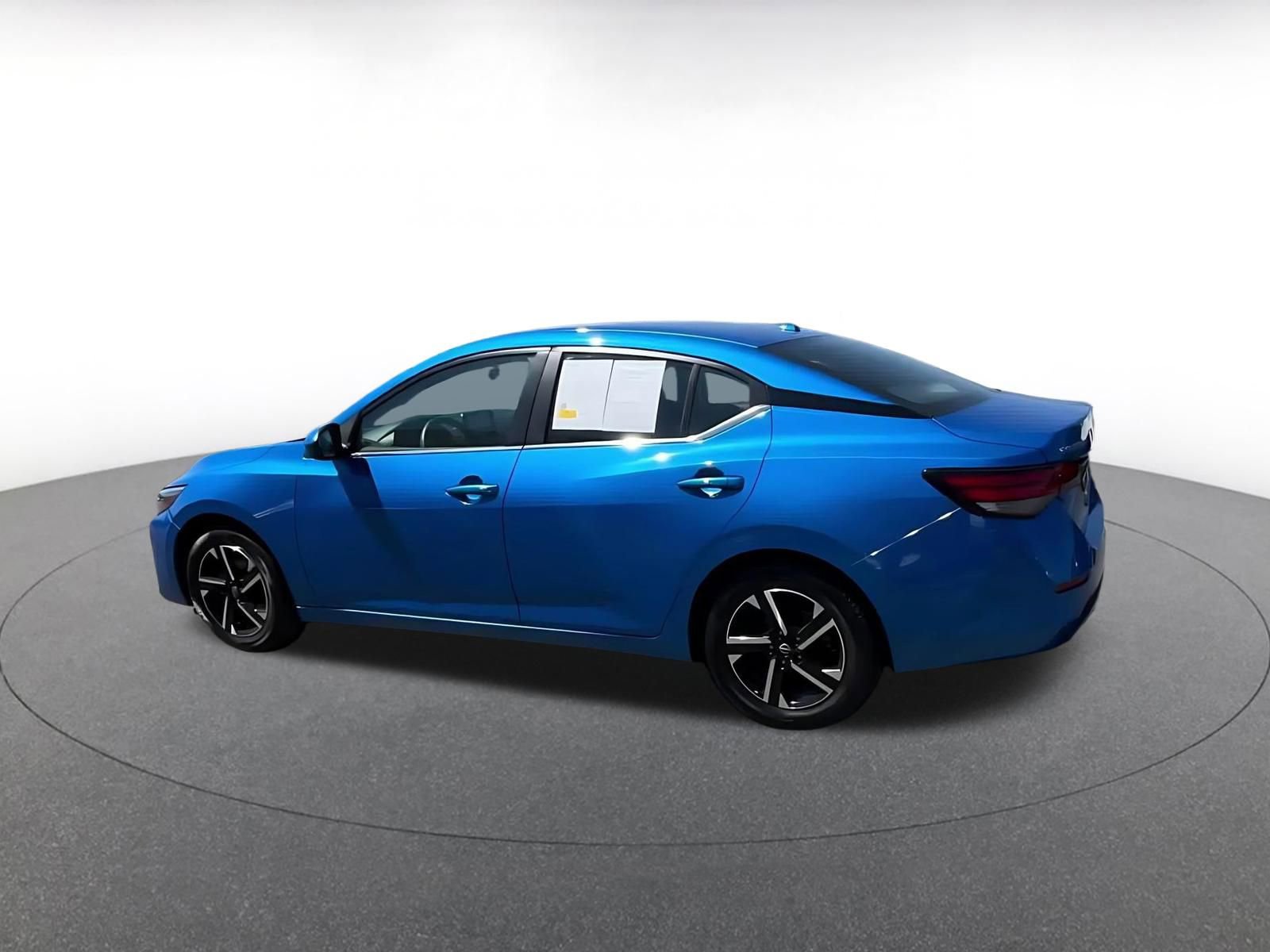 Used 2025 Nissan Sentra SV FWD image 10