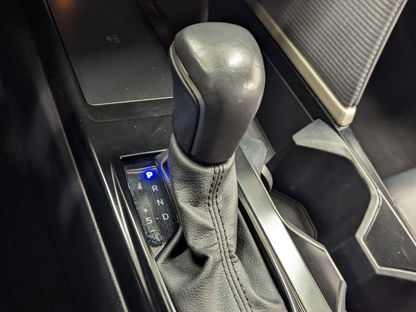 Used 2025 Toyota Camry SE image 13