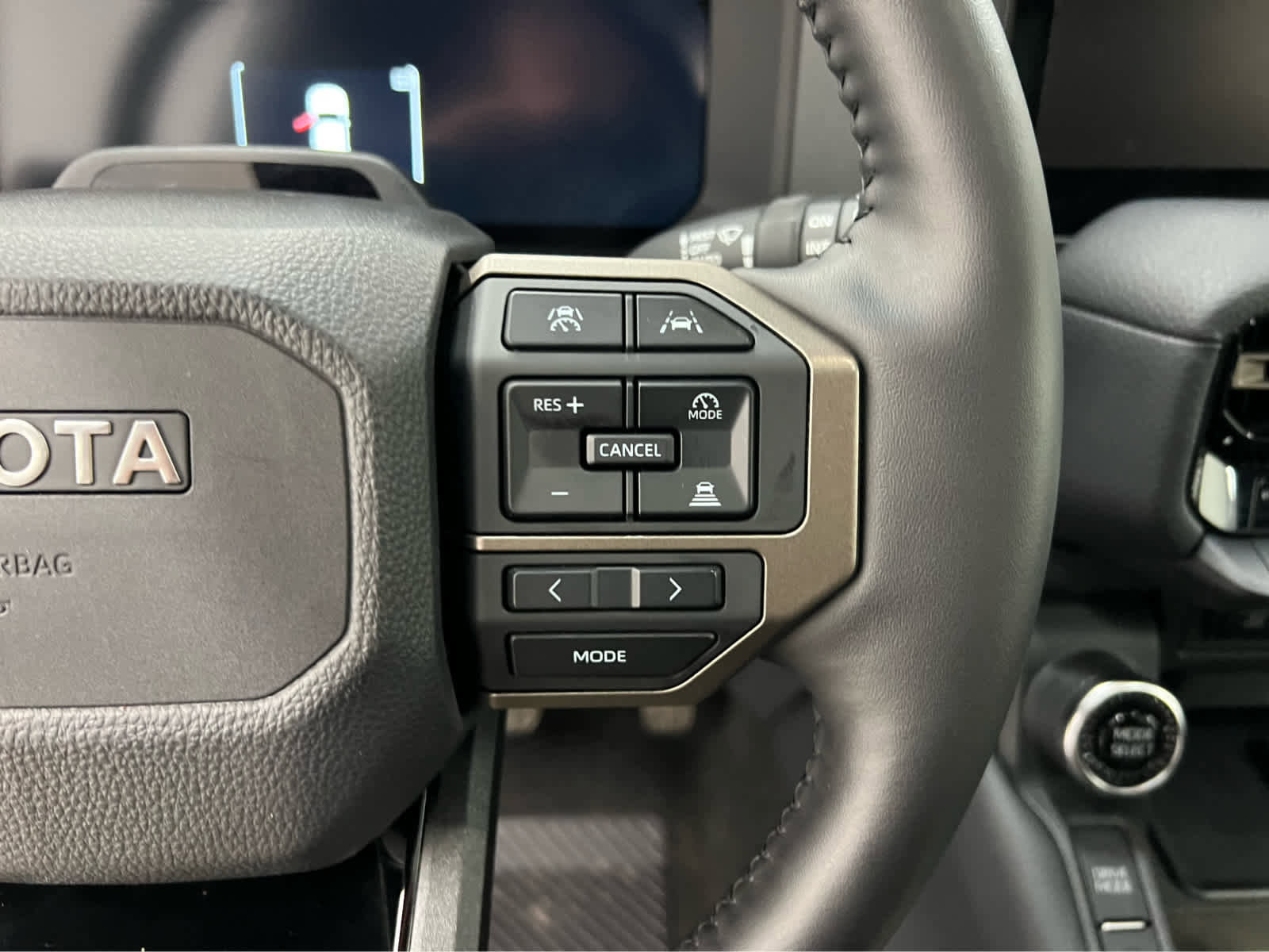 Used 2025 Toyota Land Cruiser image 19