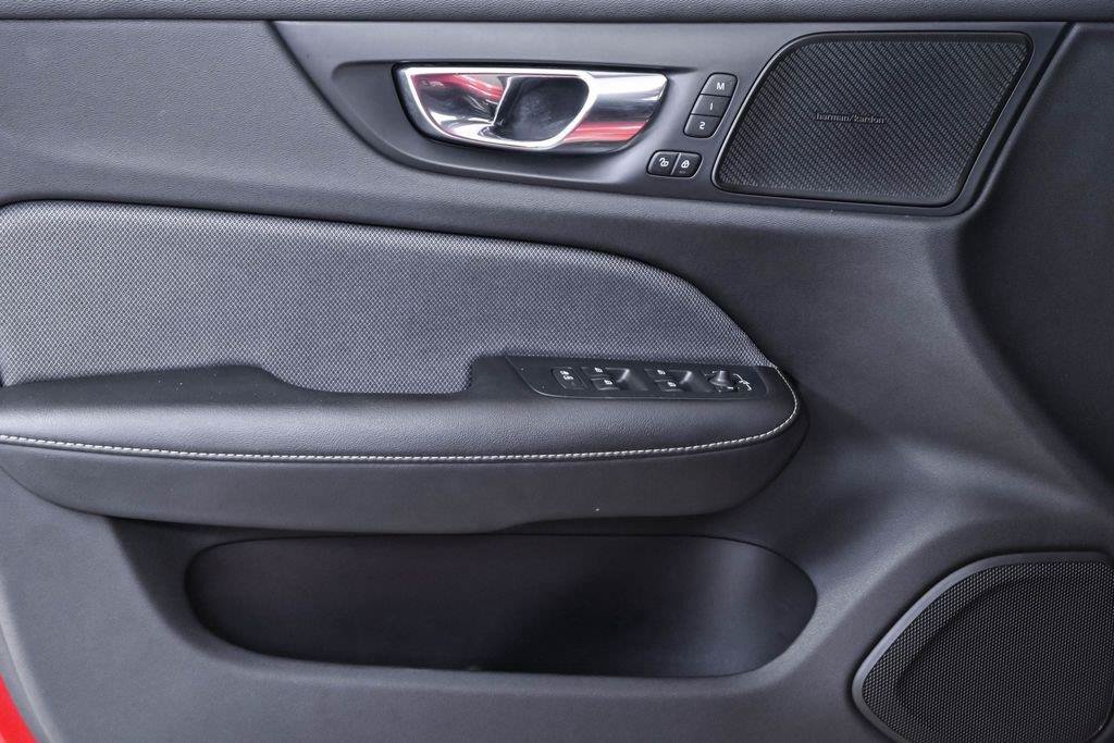 Used 2020 Volvo S60 T5 R-Design FWD image 7