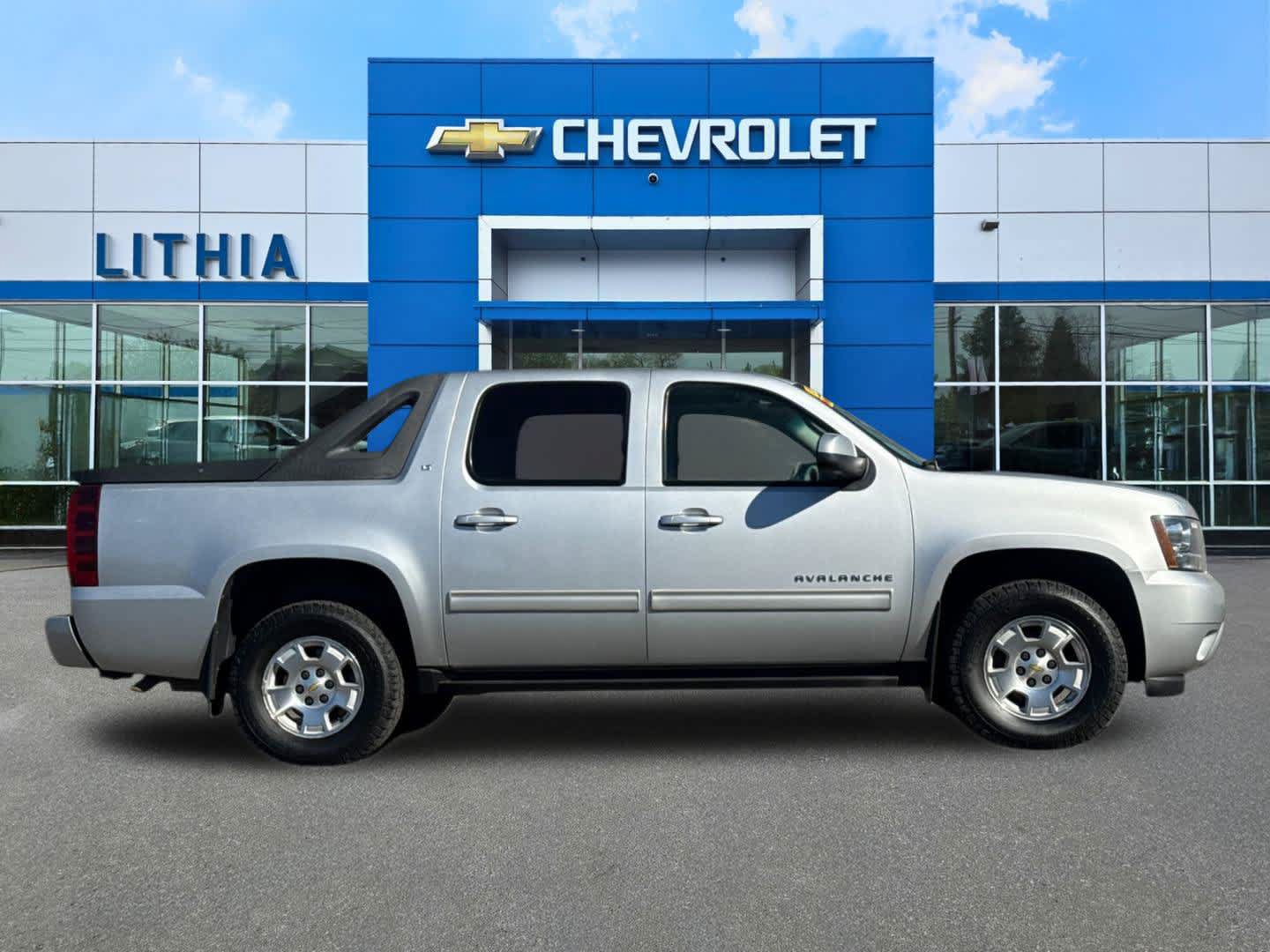 Used 2012 Chevrolet Avalanche LT AWD/4WD image 8