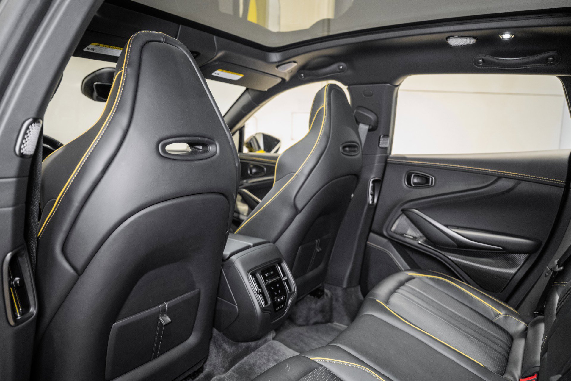 Used 2025 Aston Martin DBX 707 image 15