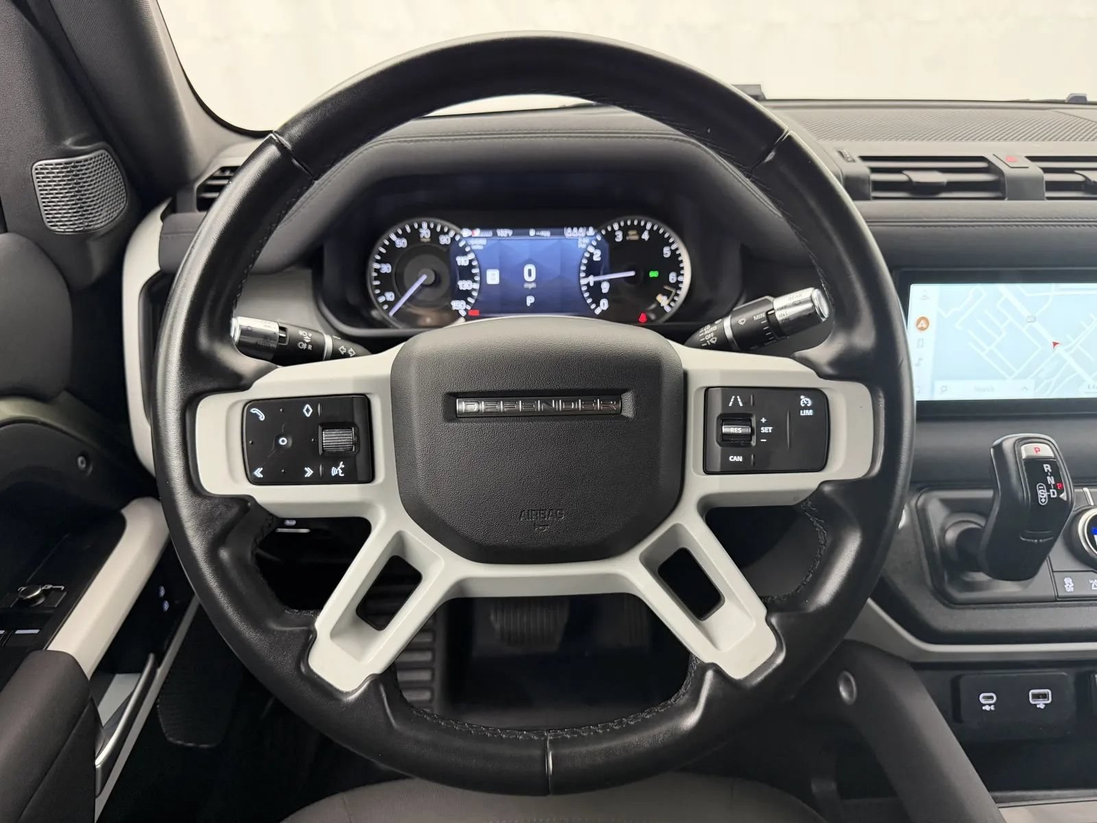 Used 2022 Land Rover Defender 90 AWD/4WD image 11