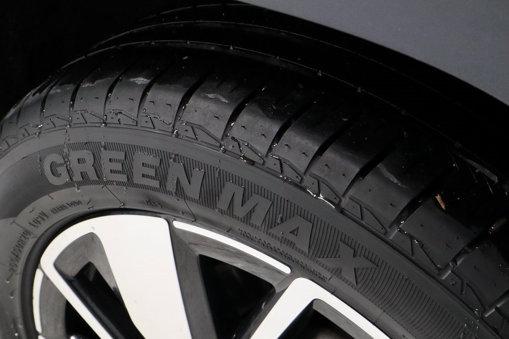 Used 2025 Volkswagen Atlas SE image 20