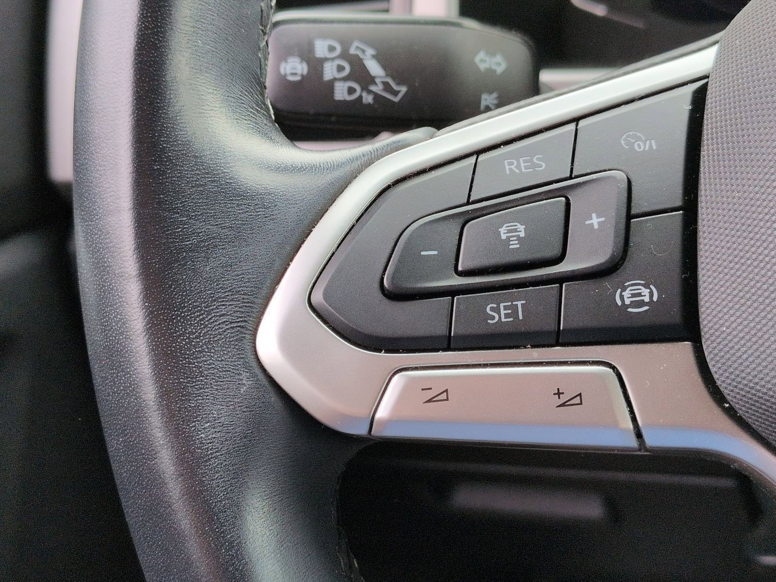 Used 2021 Volkswagen Atlas SEL Premium image 18